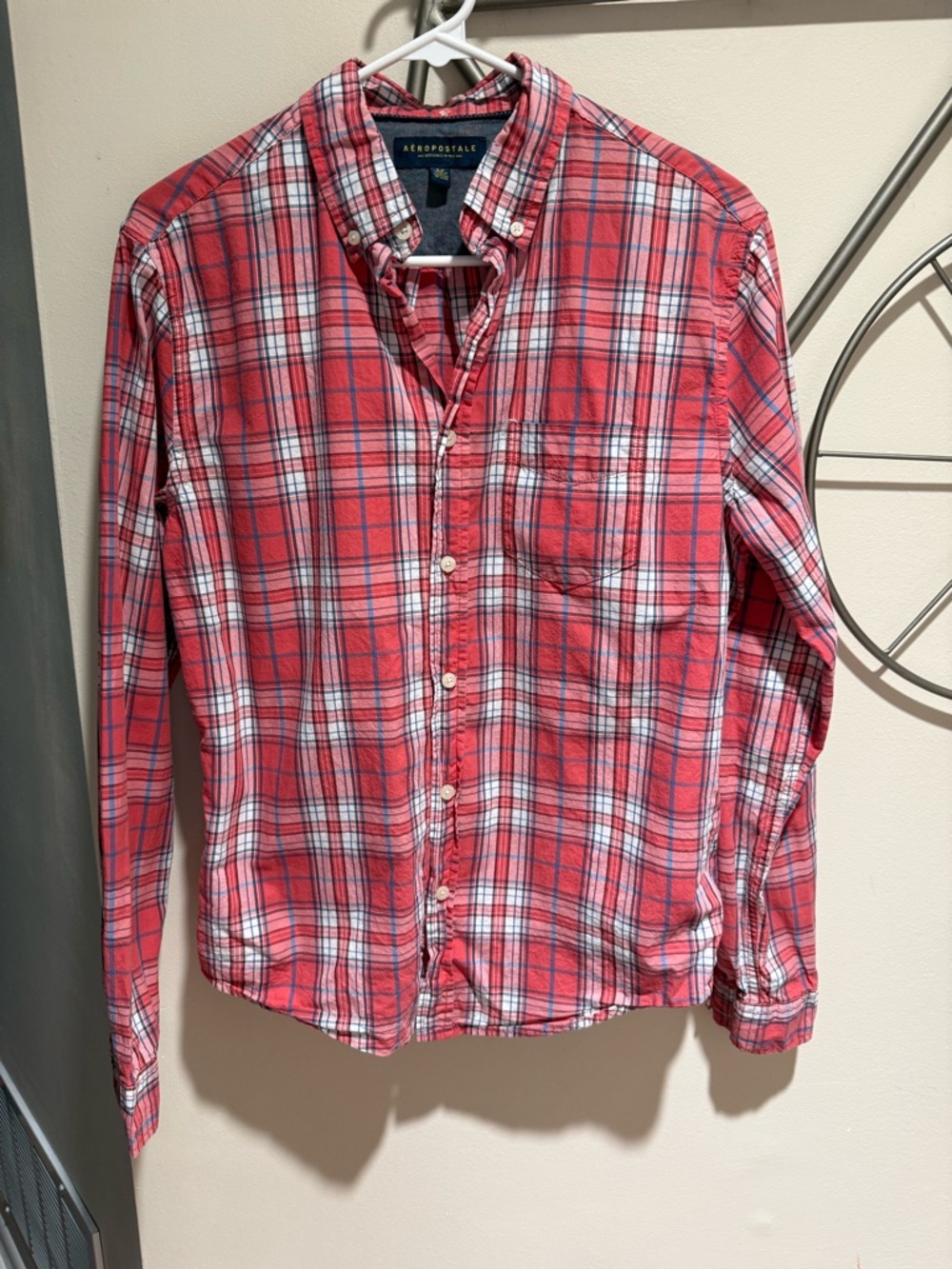 Aeropostale Red and White Plaid Button-Down Shirt Men’s Size S 100% Cotton